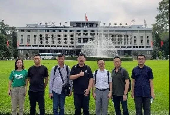 世騰控股董事長(zhǎng)，副董事長(zhǎng)一行赴越南考察調(diào)研